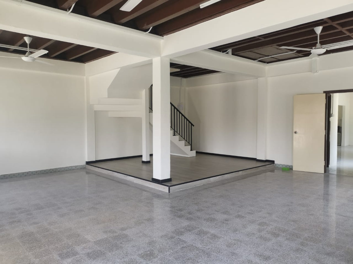 Tanjung Bungah Landed House For Sale | 2300sqft | 3+1R1+1B | RM 1082.61psf (floor) | RM529.45psf (land)
