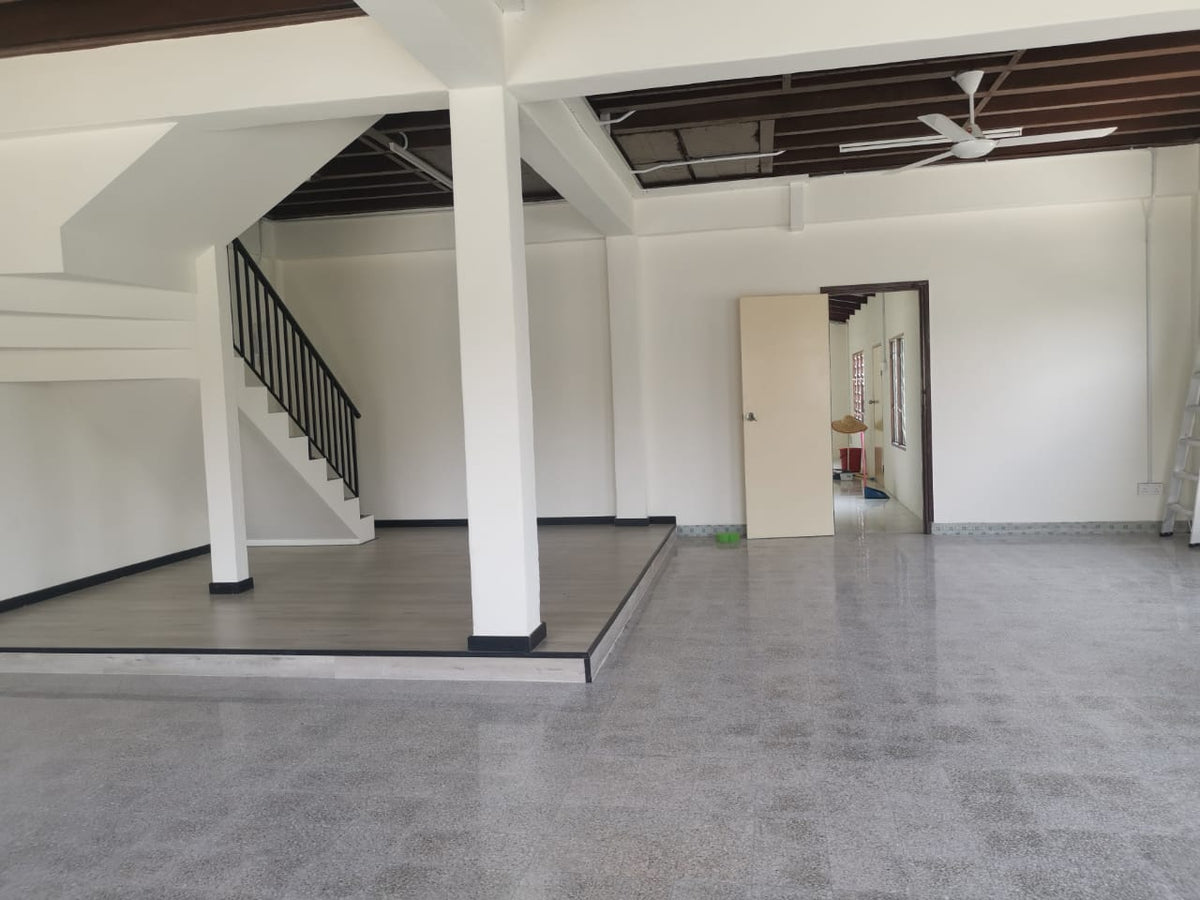 Tanjung Bungah Landed House For Sale | 2300sqft | 3+1R1+1B | RM 1082.61psf (floor) | RM529.45psf (land)