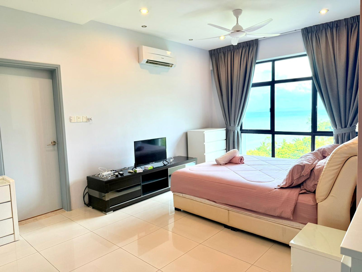 Moonlight Bay Condominium For Rent