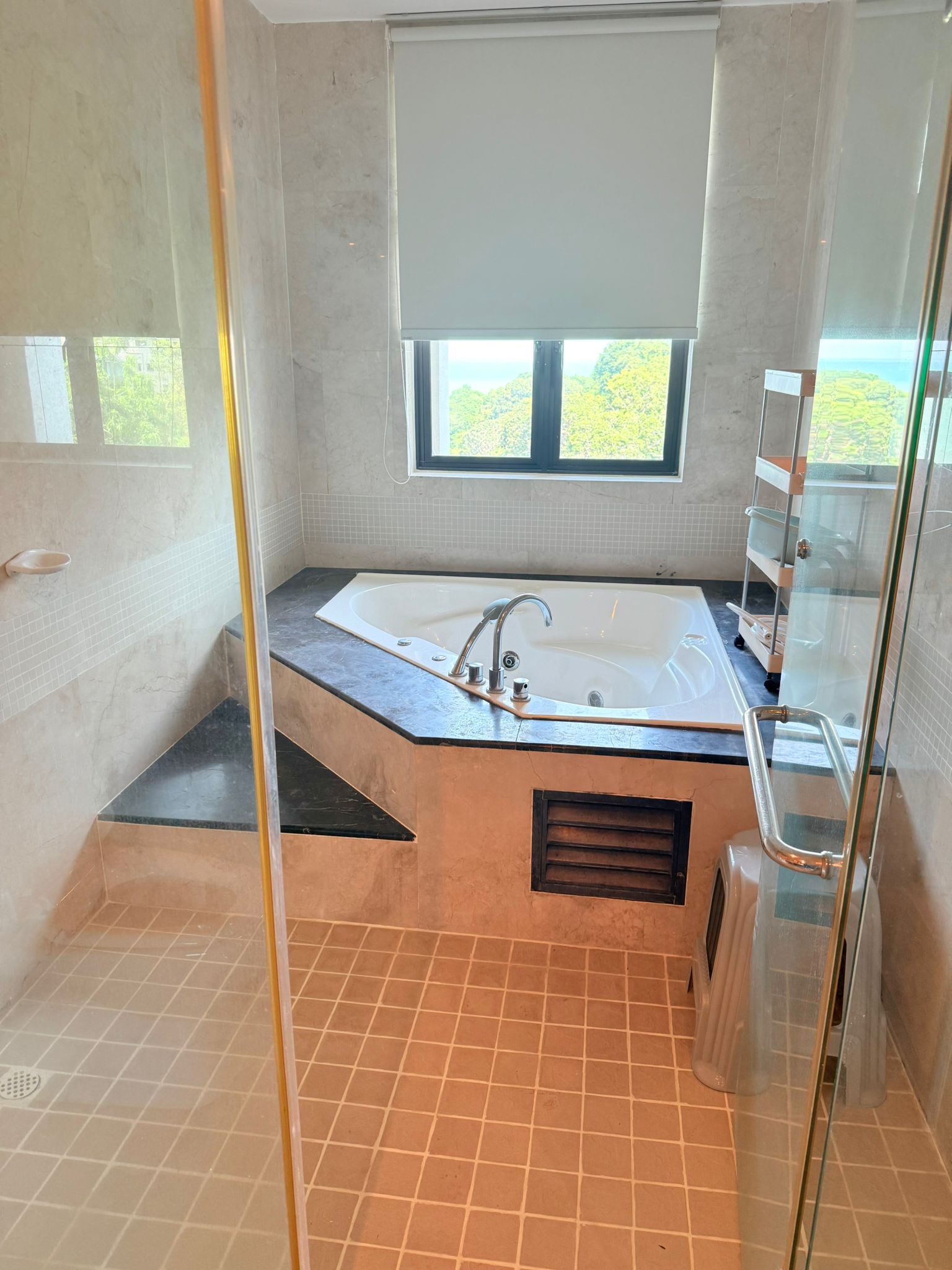 Moonlight Bay Condominium For Rent