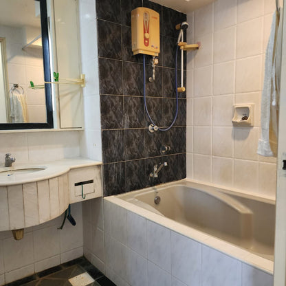 Marina Bay Condominium For Sale | 1079sqft | 3R2B | RM500.46psf