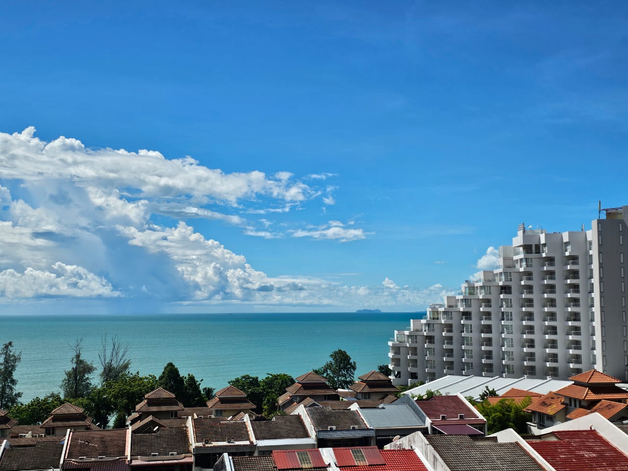 Miami Green Resort Condominium For Sale | 1050sqft | 3R2B | RM523.81psf