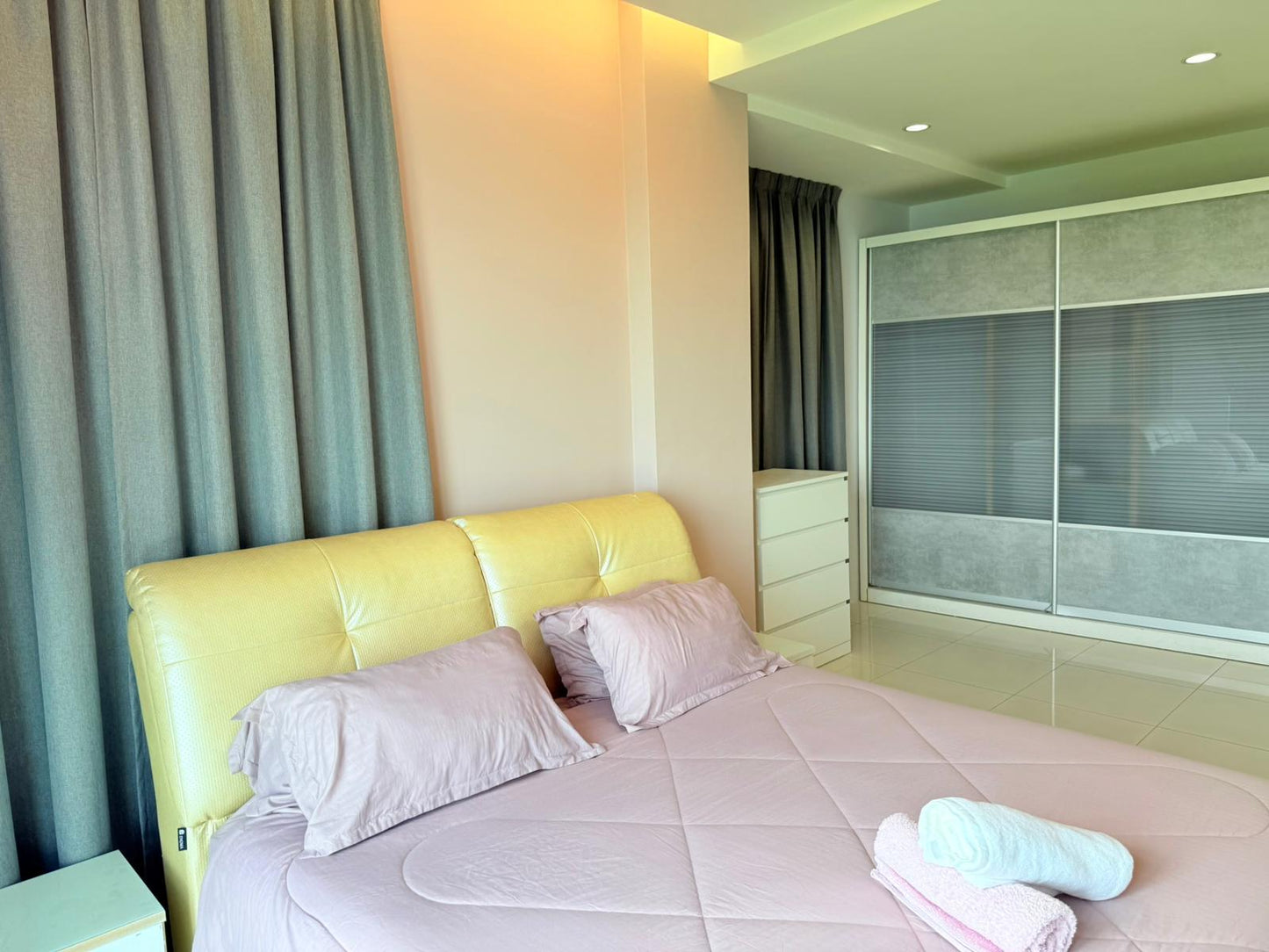 Moonlight Bay Condominium For Rent