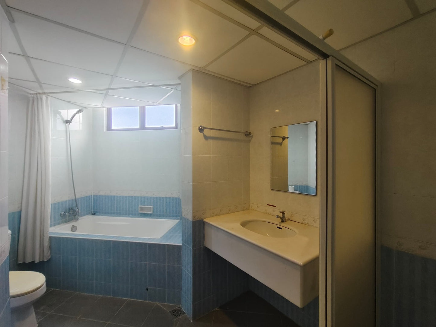 Marina Bay Condominium For Sale