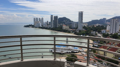 Marina Tower (Ratu Mutiara) Condominium For Sale | 1240sqft | 3R2B | RM451.61psf