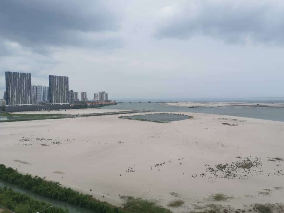 Gurney Paragon Condominium For Sale 