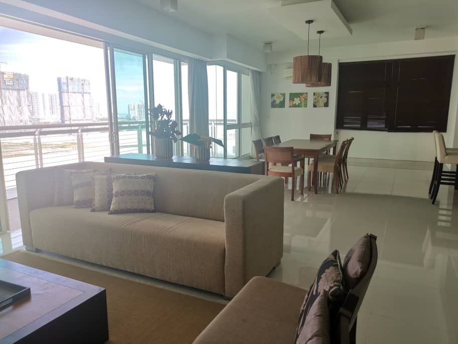Gurney Paragon Condominium For Sale 