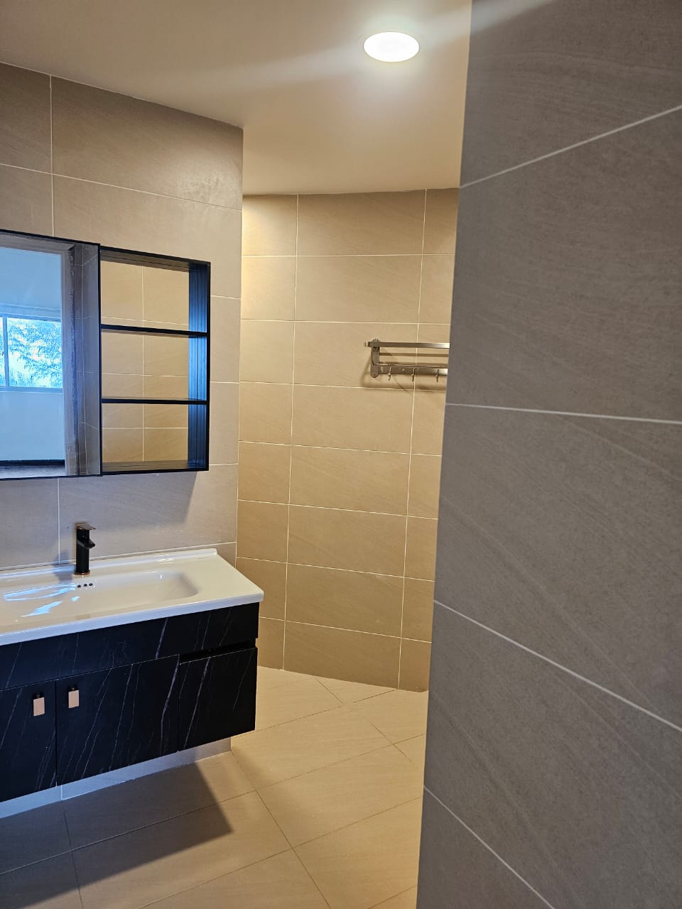1 Persiaran Gurney (PG1) Condominium For Sale | 2530sqft | 4R4B | RM988.14psf