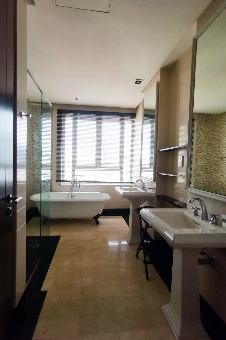Quayside Condominium For Rent 
