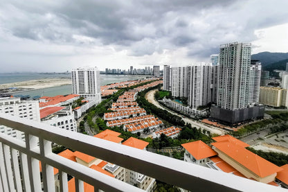 Quayside Condominium For Rent 