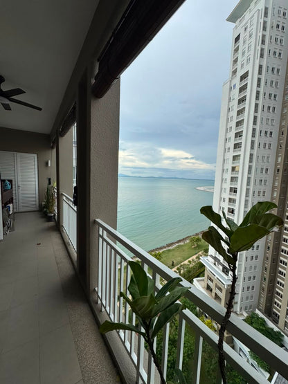 Quayside Condominium For Sale | 2146sqft | 2+1R3B | RM969.25psf