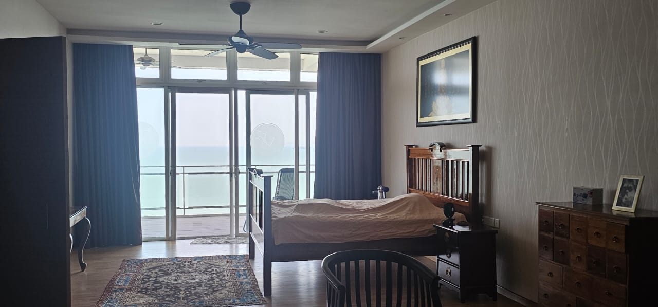 Skyhome Condominium For Sale