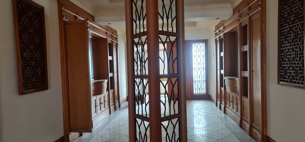 Silverton Condominium For Sale