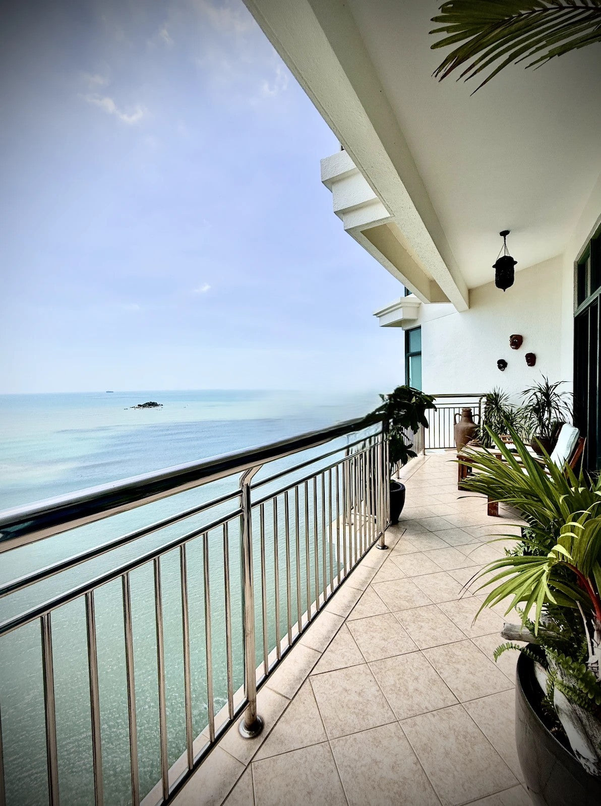 Sri Golden Bay Condominium For Sale | 2875sqft | 4+1R3+2B | RM932.17psf