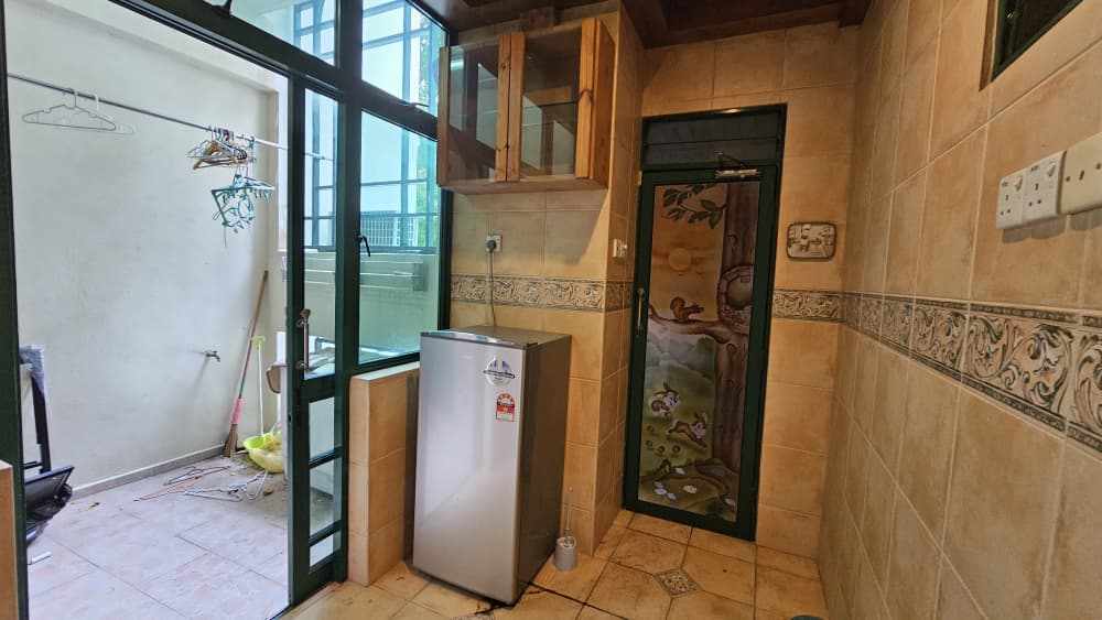 Sri Golden Bay Condominium For Sale | 2300sqft | 3R2B | RM826.09psf