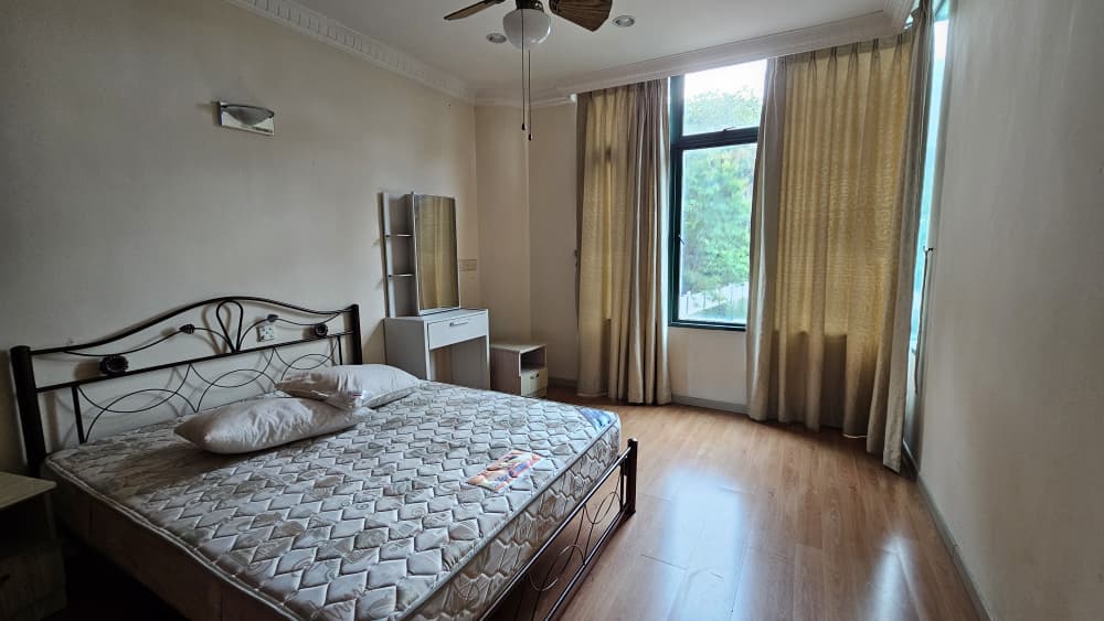 Sri Golden Bay Condominium For Sale | 2300sqft | 3R2B | RM826.09psf