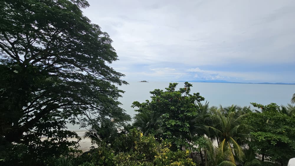 Sri Golden Bay Condominium For Sale | 2300sqft | 3R2B | RM826.09psf