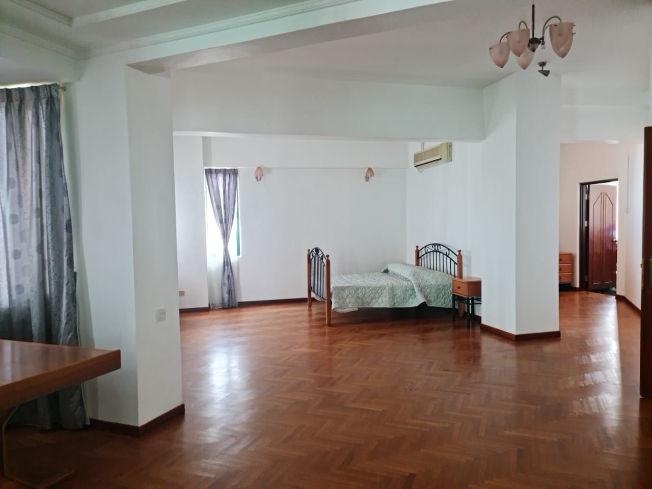 Silverton Condominium For Sale