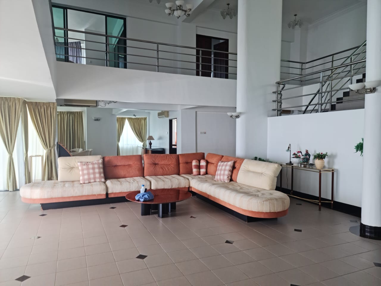 Silverton Condominium For Sale