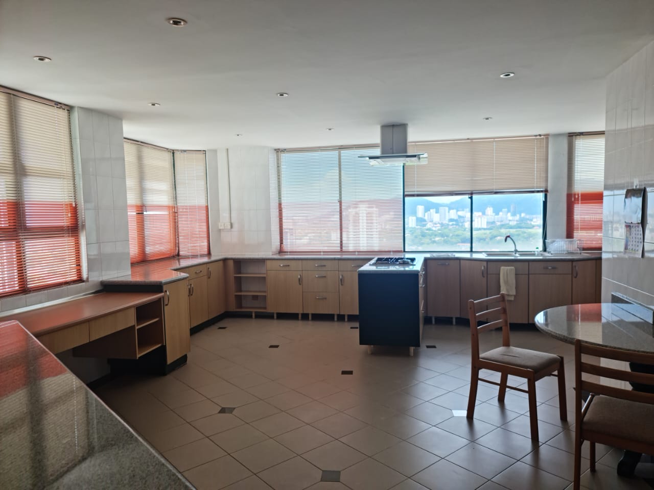 Silverton Condominium For Sale