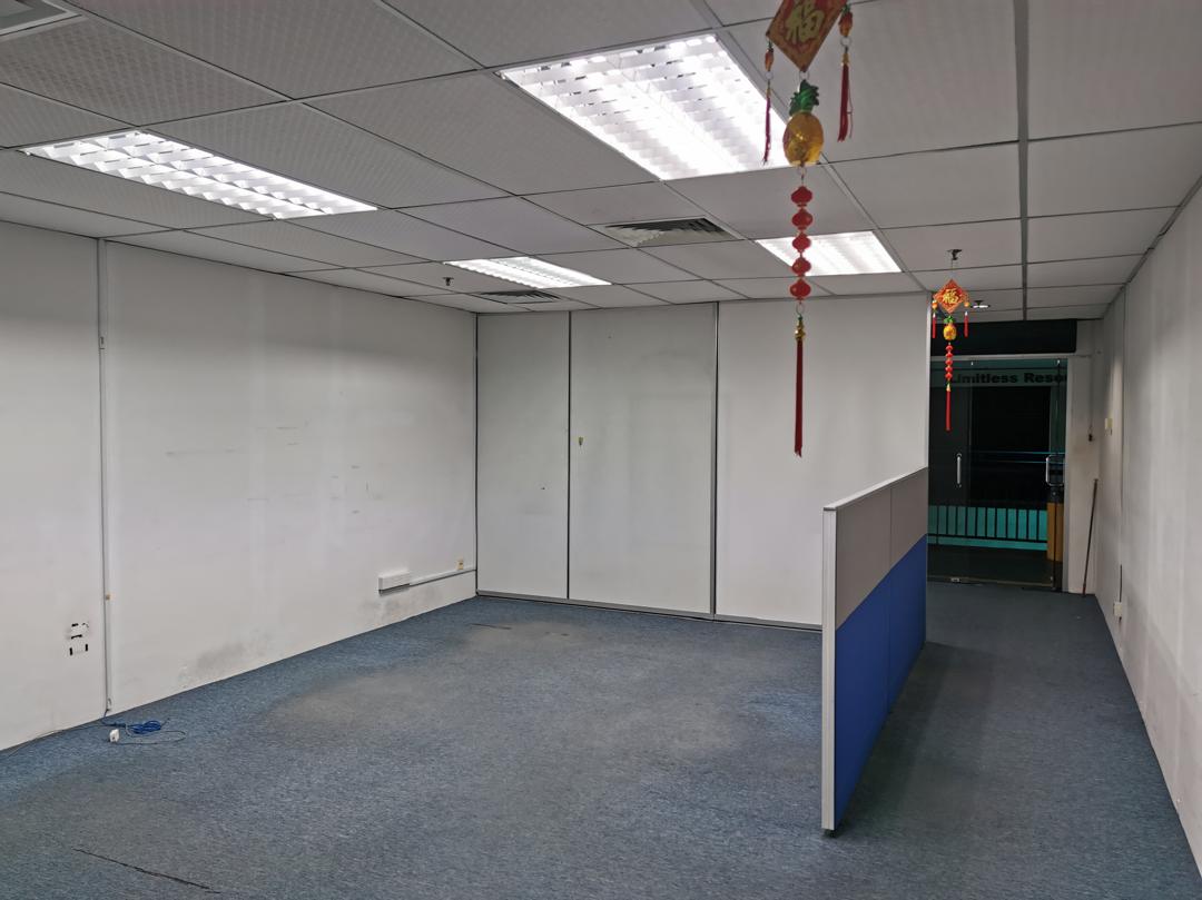 Sunny Point Complex Office Lot For Sale