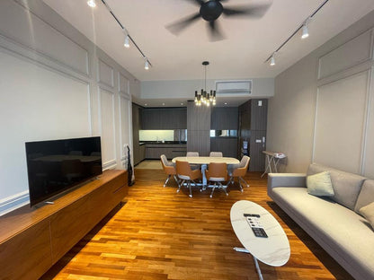 Straits Residences Condominium For Sale