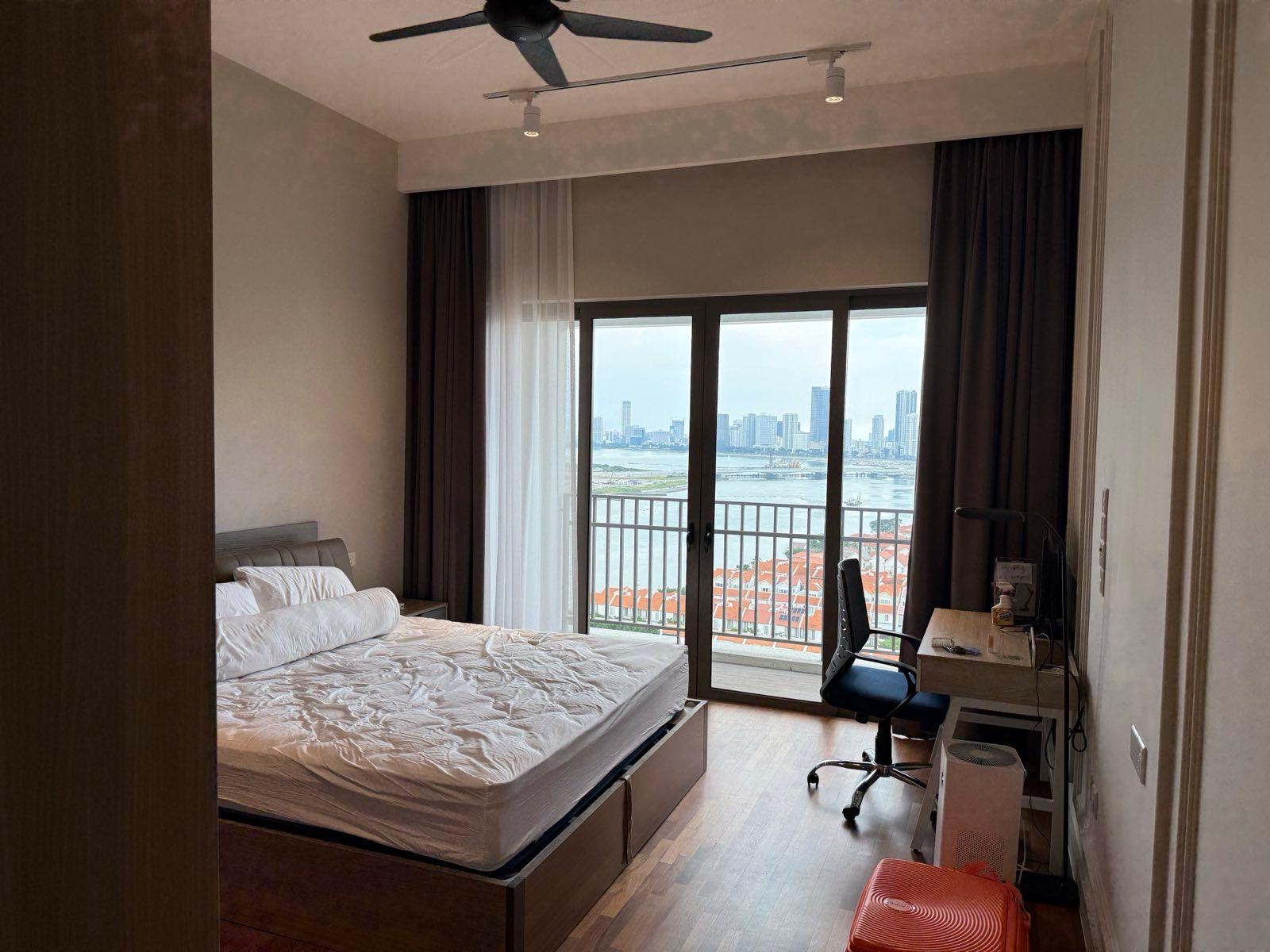 Straits Residences Condominium For Sale