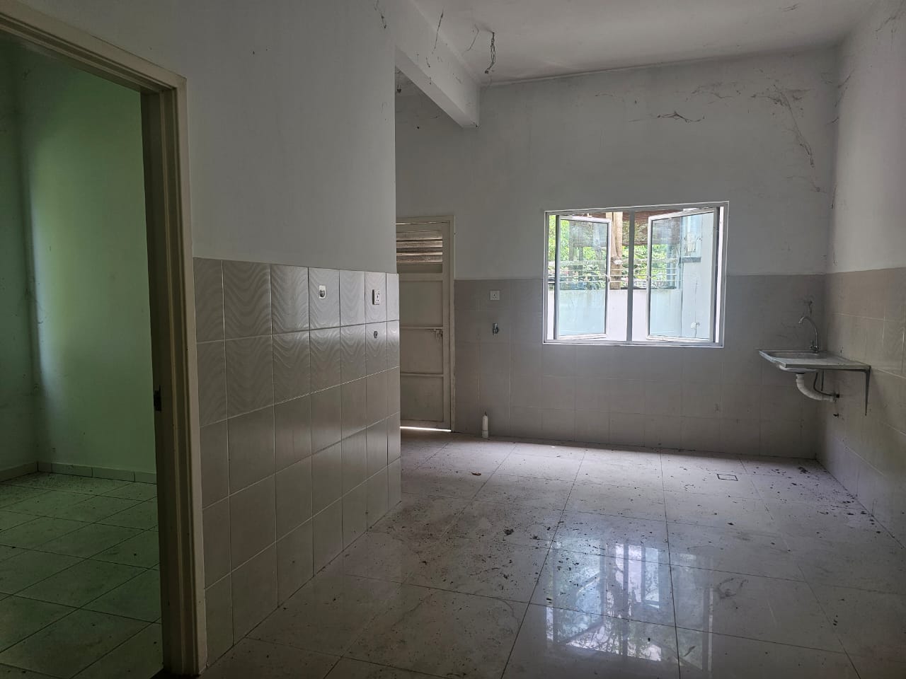 Setia Vista Landed House For Sale | 1300sqft | 3+1R3B | RM1000psf (floor) | RM325psf (land)