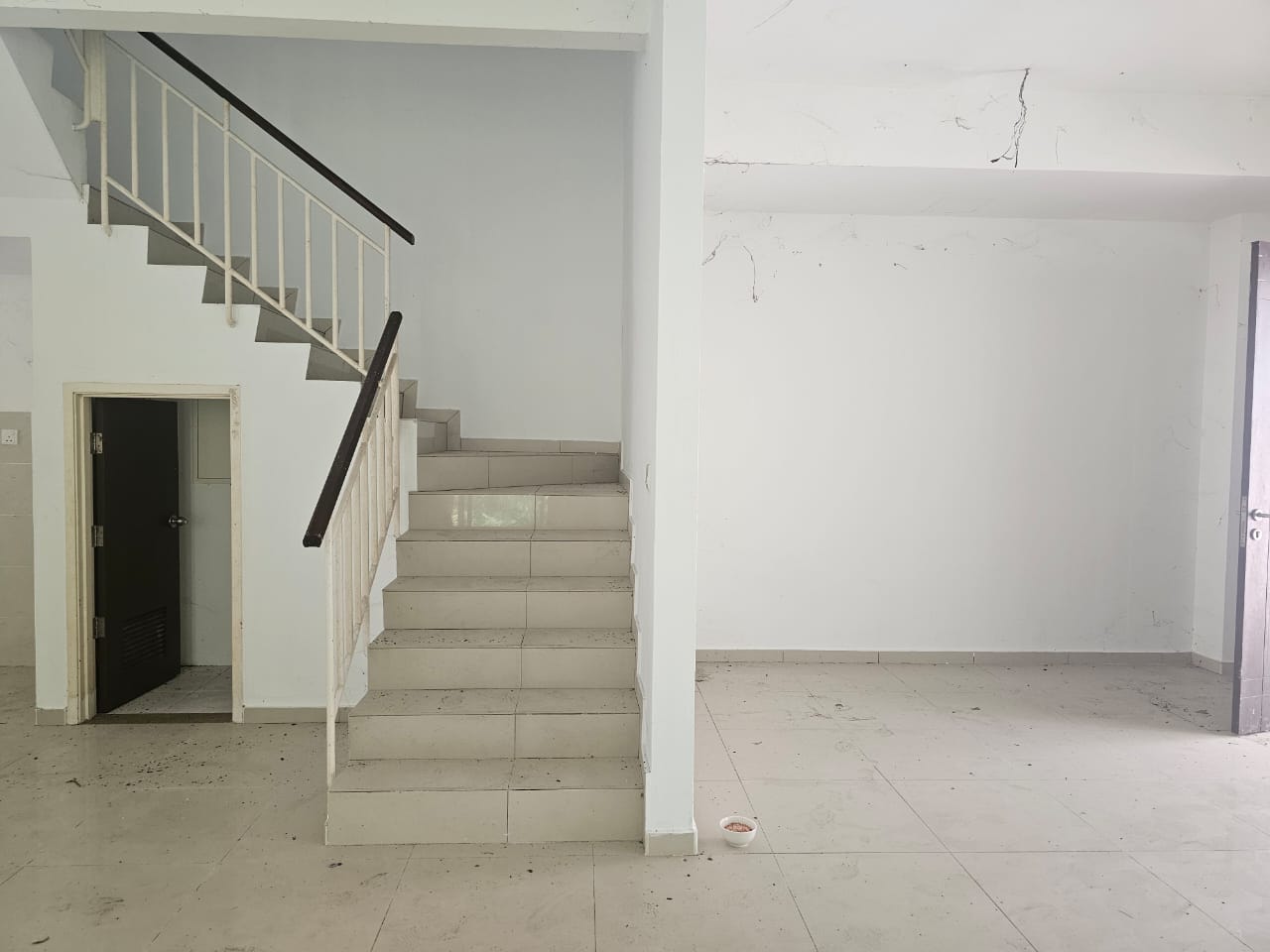 Setia Vista Landed House For Sale | 1300sqft | 3+1R3B | RM1000psf (floor) | RM325psf (land)