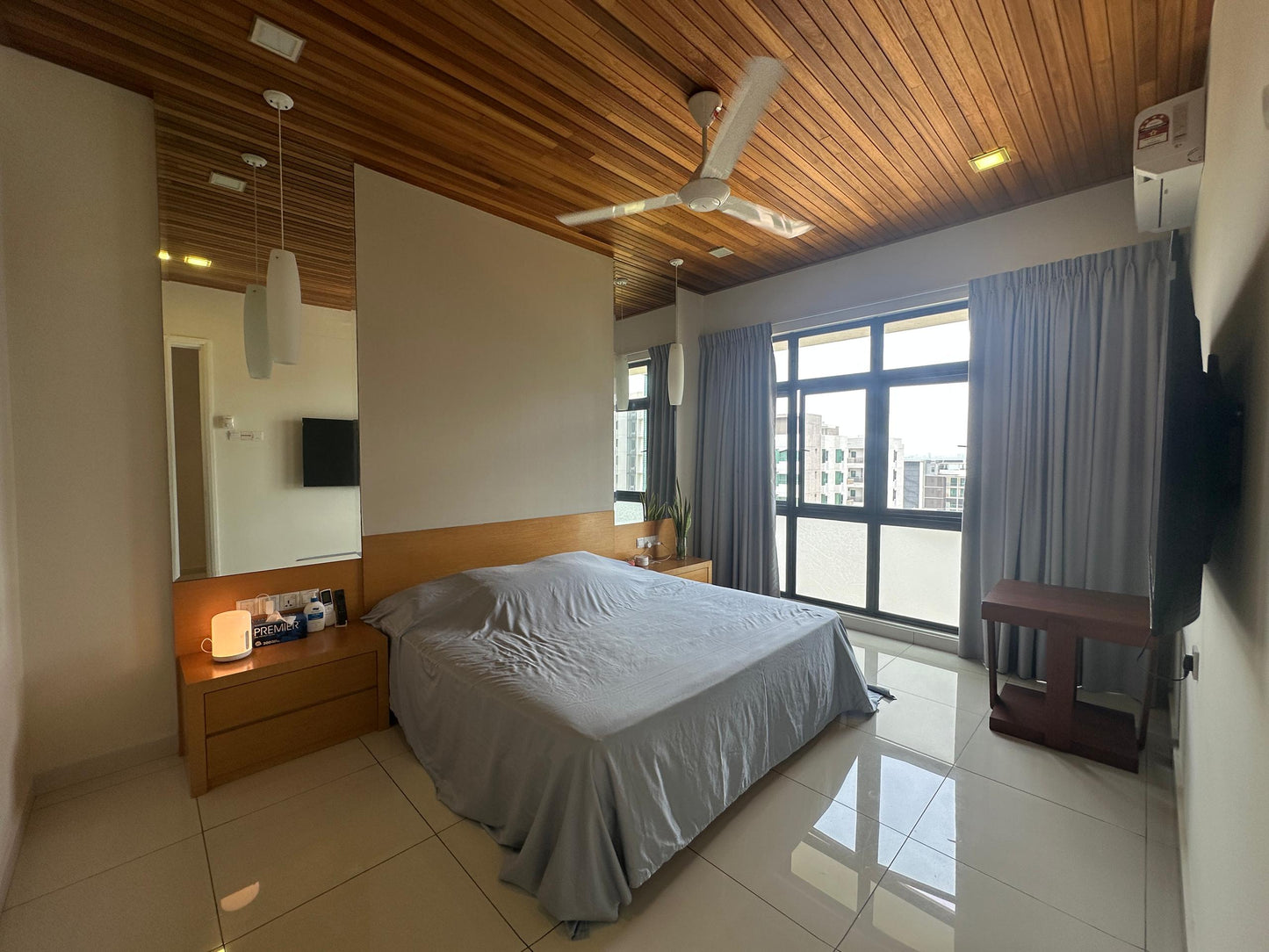 The Light Linear Condominium For Sale