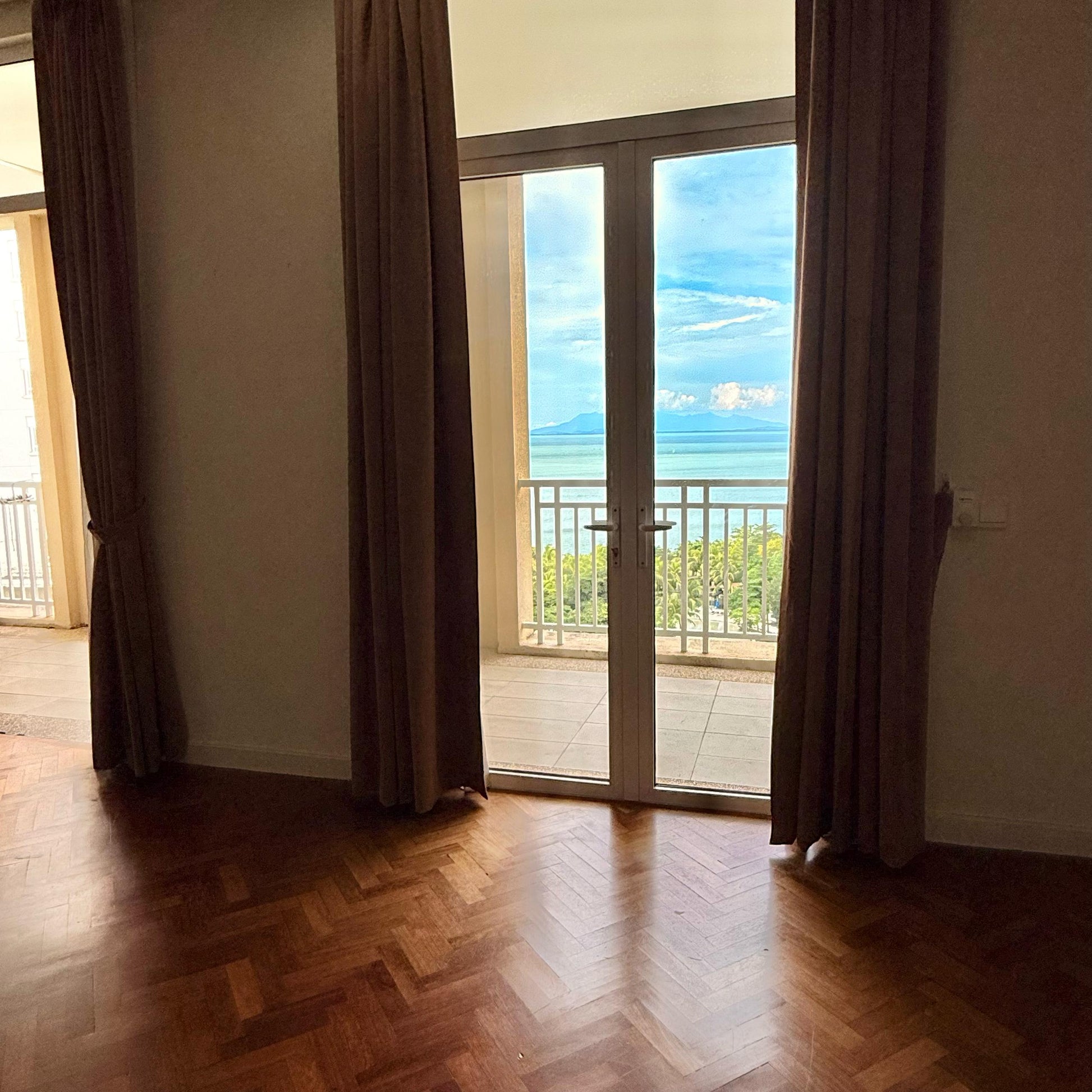 Quayside Condominium For Sale