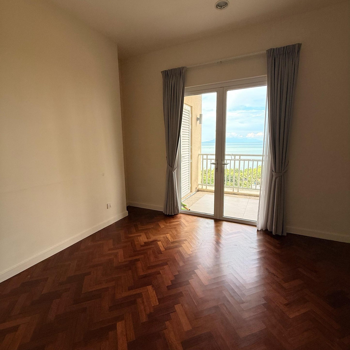 Quayside Condominium For Sale